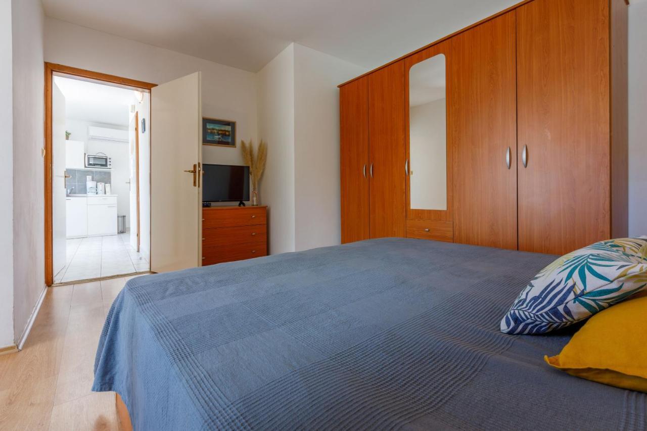 Apartments Kalla 茨里克韦尼察 外观 照片